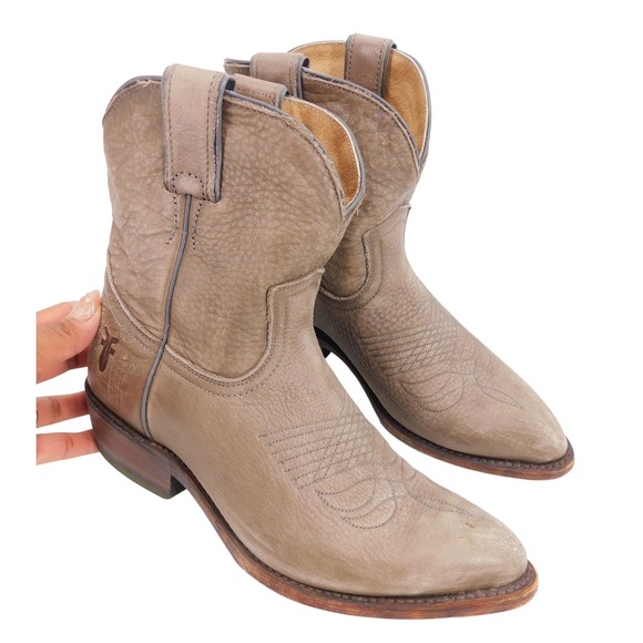 Frye Women's Billy Short Booties Ankle Pull On Leather Tan Size 7B - Picture 1 of 7
